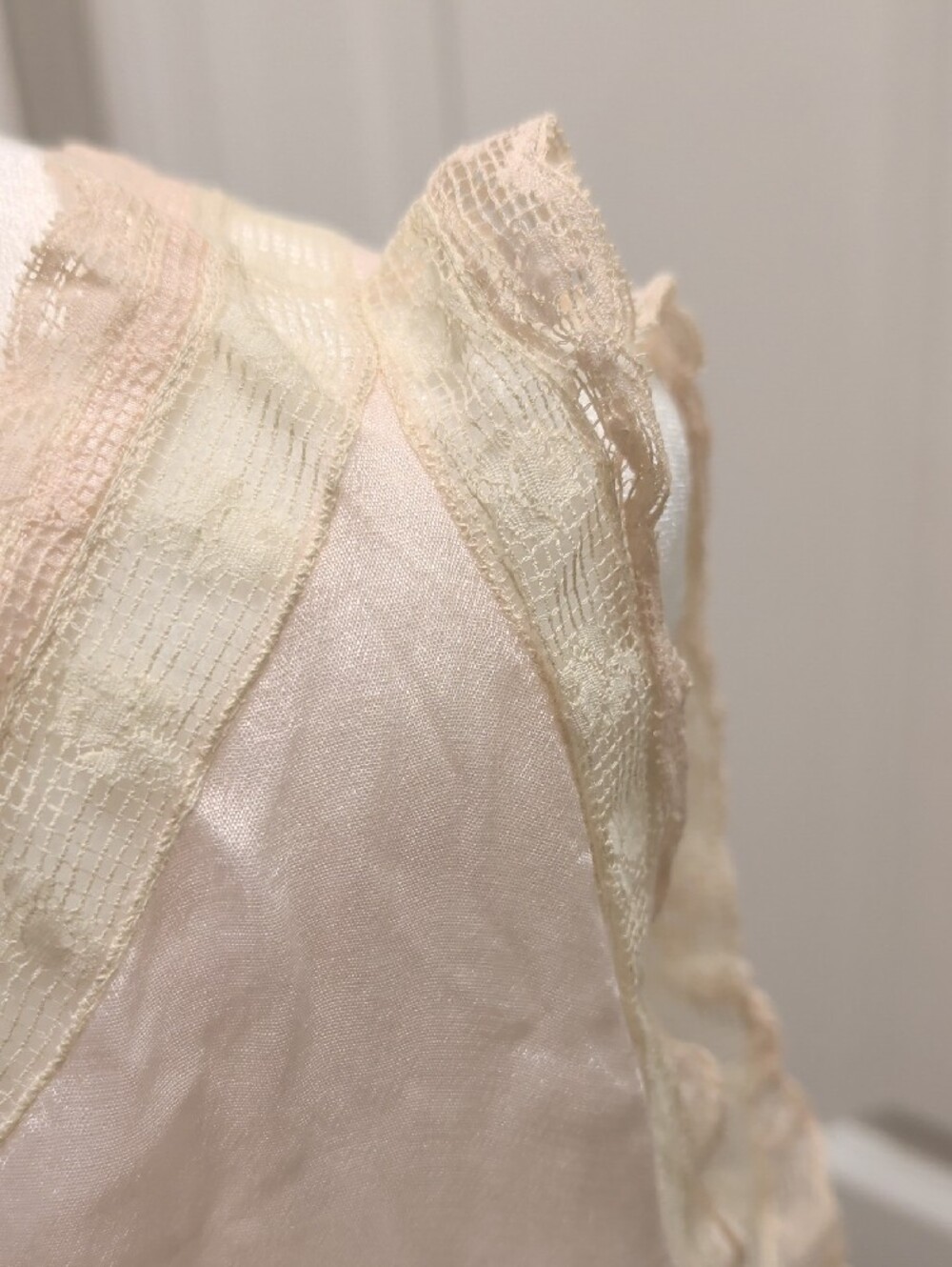 VINTAGE Size 20 - 1X Stunning Carter's Pale Pink Lace-Trim Sleep Chemise - Picture 9 of 16